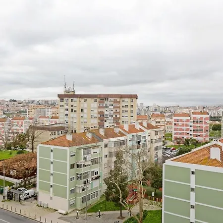 Spacious 3 Bedroom In Apartment Lissabon