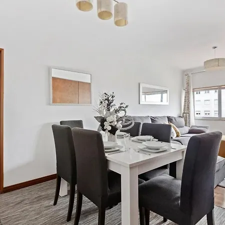 Spacious 3 Bedroom In * Lissabon