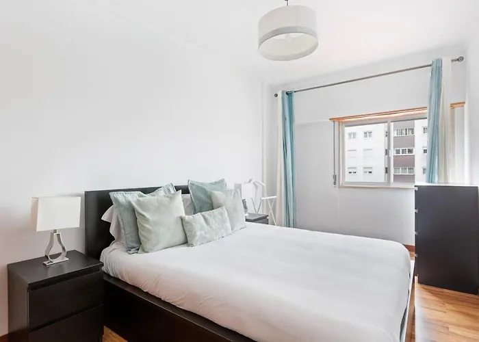 Spacious 3 Bedroom In アパート リスボン