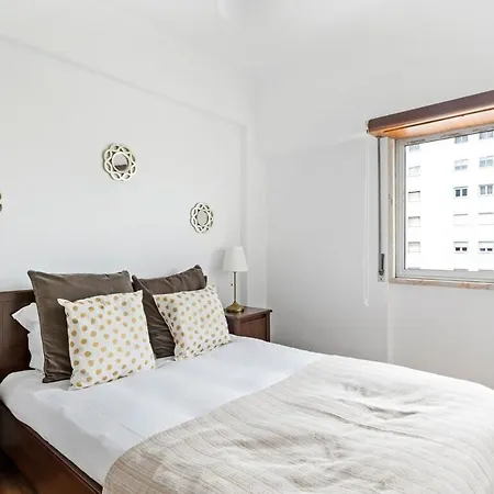 Spacious 3 Bedroom In Lisbon