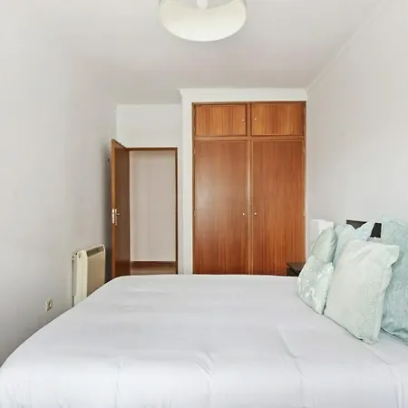 Spacious 3 Bedroom In 公寓