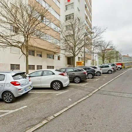 Spacious 3 Bedroom In *