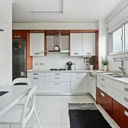 Spacious 3 Bedroom In Lisboa