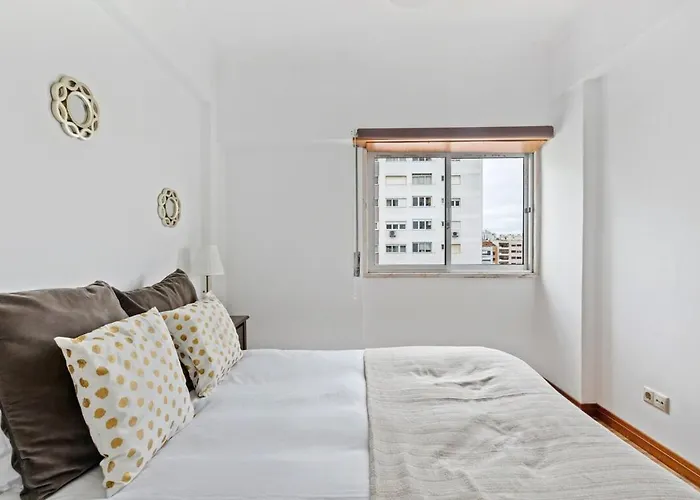 Spacious 3 Bedroom In Appartement Lisboa